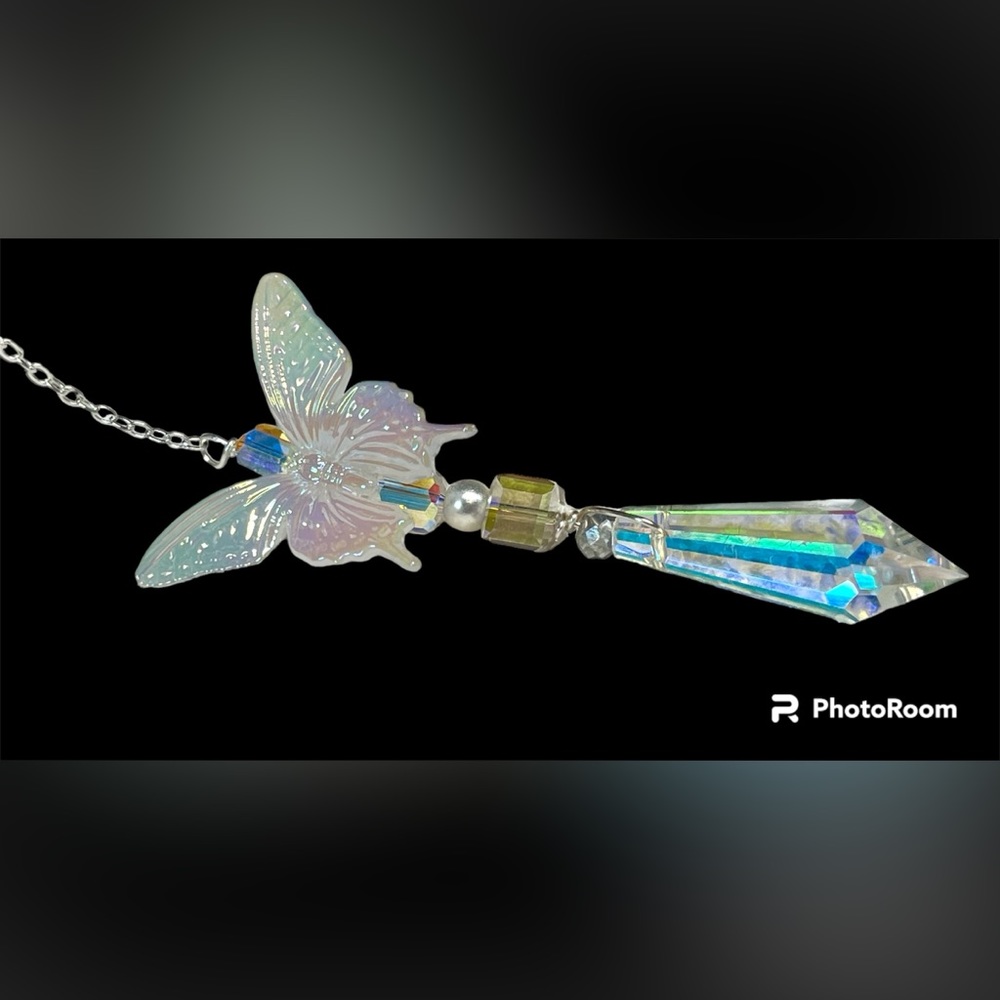 Window sun catcher or rear view mirror dangle